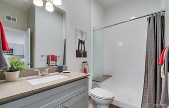 300 S Logan St in Denver, CO - Building Photo - Building Photo