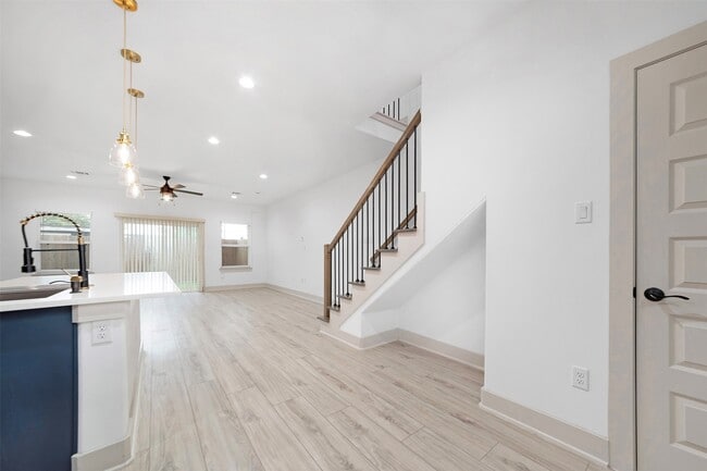 property at 837 W Little York Rd