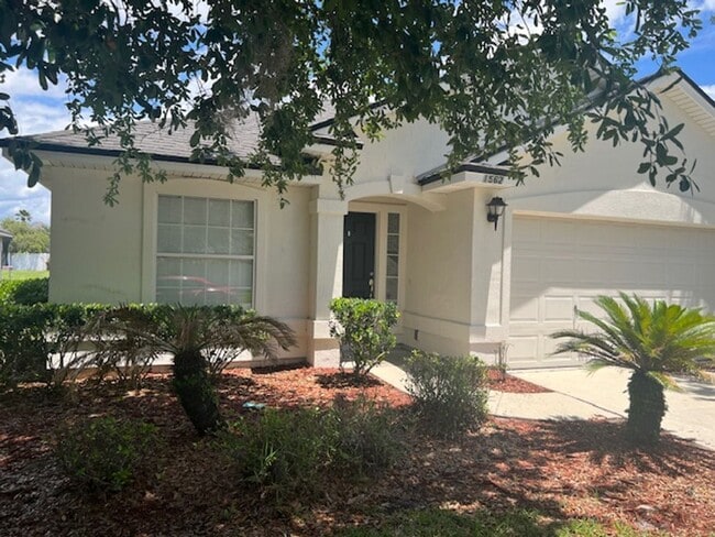 1562 Canopy Oaks Dr in Orange Park, FL - Building Photo - Building Photo