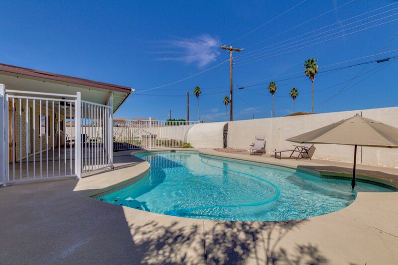 942 W McLellan Rd in Mesa, AZ - Building Photo