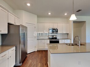 33949 Widman Way in Zephyrhills, FL - Building Photo - Building Photo