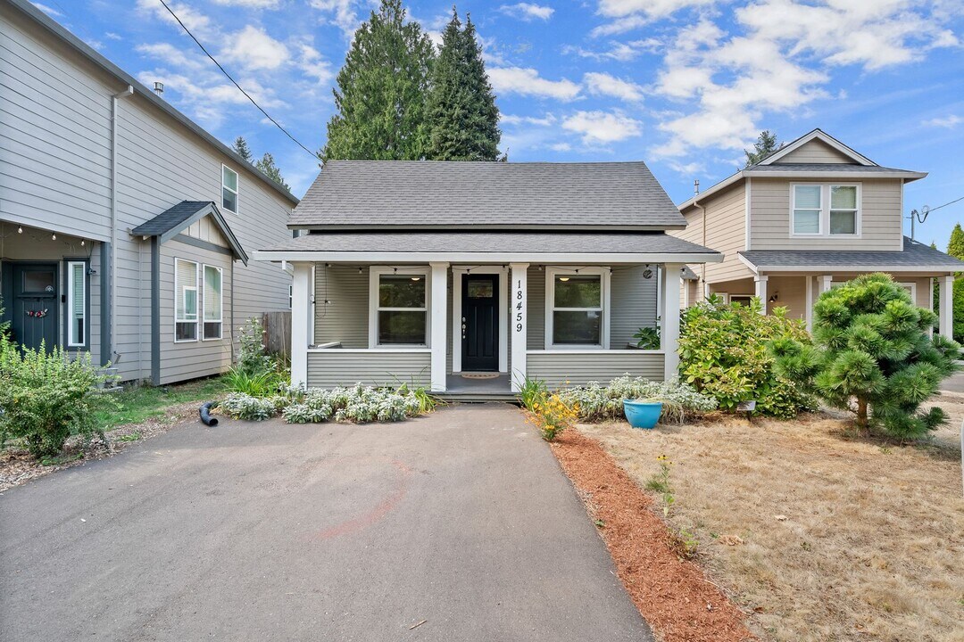 18459 SE Blanton St in Portland, OR - Building Photo