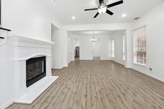 13639 Brookbluff Ln in Houston, TX - Building Photo - Building Photo