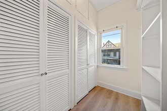 8 Cooper Pl in Weehawken, NJ - Building Photo - Building Photo