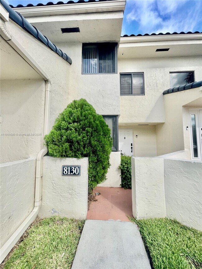 8130 NW 15th Manor in Plantation, FL - Building Photo - Building Photo
