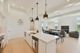 5040 Mooney Fls Dr in Bryan, TX - Building Photo - Building Photo