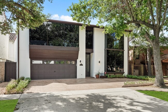 property at 2607 University Blvd