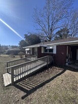 215 Alabama Ave in Greenwood, SC - Building Photo