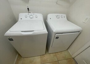 19 S Broad St in Florence, NJ - Building Photo