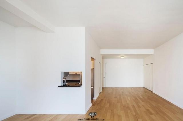 17 Battery Pl in New York, NY - Building Photo