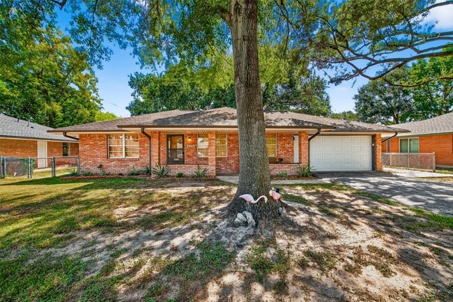 8923 Greiner Dr
