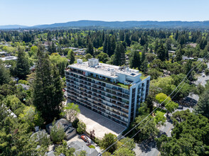 Menlo Towers in Menlo Park, CA - Building Photo - Building Photo