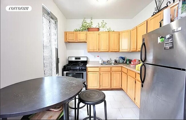 351 St Nicholas Ave in New York, NY - Building Photo - Building Photo