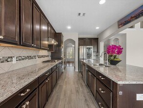 2311 Cranbrook Ridge Ln in Sugar Land, TX - Foto de edificio - Building Photo