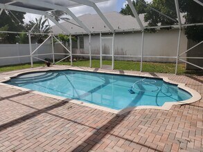 1039 Aviary Rd in Wellington, FL - Building Photo - Building Photo