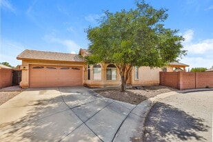 115 N Ramada Cir in Mesa, AZ - Building Photo