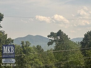 811 Montvue Rd in Salem, VA - Building Photo - Building Photo