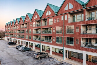 Lisle Town Centre in Lisle, IL - Foto de edificio - Building Photo
