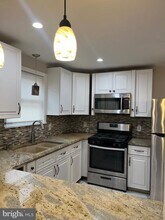 2013 Delmar Dr in Folcroft, PA - Foto de edificio - Building Photo