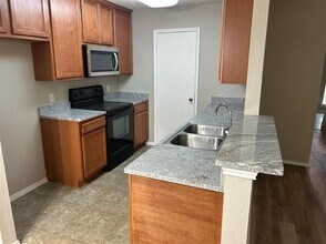 5708 Giddyup Ln in Fort Worth, TX - Building Photo - Building Photo