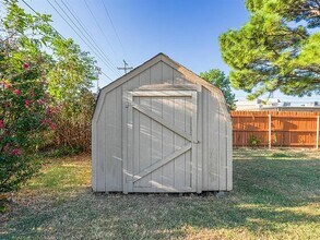 2001 N McKinley Ave in Shawnee, OK - Building Photo - Building Photo