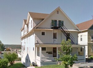 218 Delaware Ave in Ithaca, NY - Foto de edificio - Building Photo