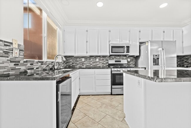 1564 Clanton Pl in San Diego, CA - Building Photo - Building Photo