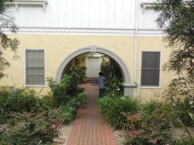 9066 Shoreham Dr in West Hollywood, CA - Building Photo