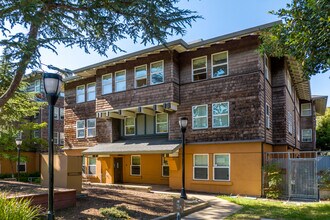Channing Bowditch in Berkeley, CA - Foto de edificio - Building Photo