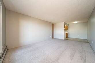 Ivory Arms in Morinville, AB - Building Photo - Building Photo