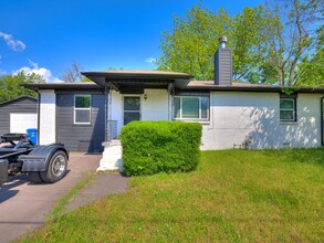 311 N 14th St in Broken Arrow, OK - Building Photo - Building Photo