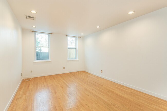 6405 JFK Blvd E in West New York, NJ - Building Photo - Building Photo