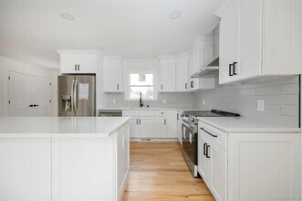 7441 S Broadway in Red Hook, NY - Building Photo - Building Photo