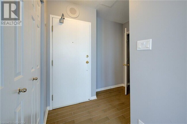 36 James St S in Hamilton, ON - Building Photo - Building Photo