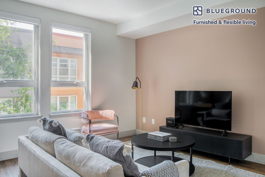65 107th Ave SE in Bellevue, WA - Building Photo