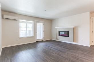 Waterside Apartments in Portland, OR - Building Photo - Interior Photo