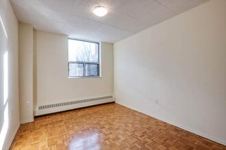 Castlegate Apartments in Toronto, ON - Building Photo - Building Photo