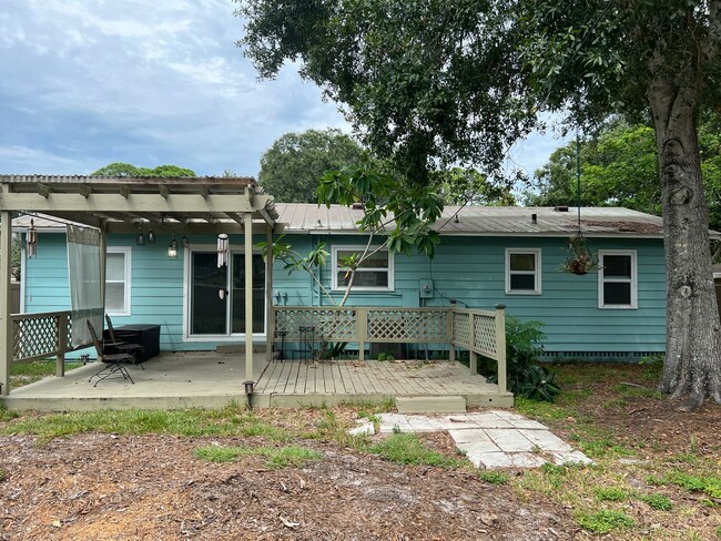 2346 Gull Ln in Sarasota, FL - Foto de edificio - Building Photo