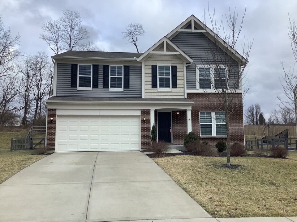 10165 Cardigan Dr in Union, KY - Building Photo