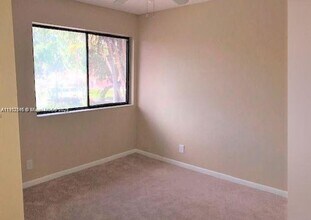 4943 NW 82nd Ave in Lauderhill, FL - Building Photo - Building Photo