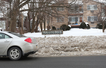 Holland House Apartments in Utica, NY - Foto de edificio - Building Photo