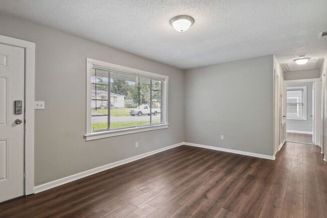 1317 E 57th St in Savannah, GA - Building Photo - Building Photo