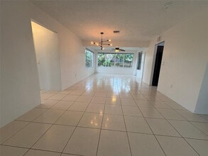 8130 NW 13th St in Pembroke Pines, FL - Building Photo - Building Photo