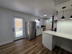 2404 SE Jayel Terrace in Bentonville, AR - Building Photo - Building Photo