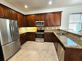 7533 Topiary Ave in Boynton Beach, FL - Building Photo