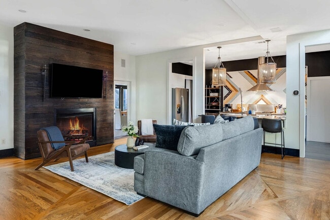 1017 Halcyon Ave in Nashville, TN - Foto de edificio - Building Photo