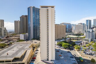 Kapiolani Manor in Honolulu, HI - Building Photo - Building Photo