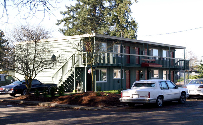 Driftwood Apartments in Lakewood, WA - Building Photo - Building Photo