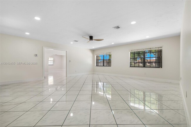 10401 SW 199th St in Cutler Bay, FL - Building Photo - Building Photo