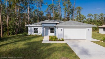 3905 Barbarossa Ave in Sebring, FL - Building Photo